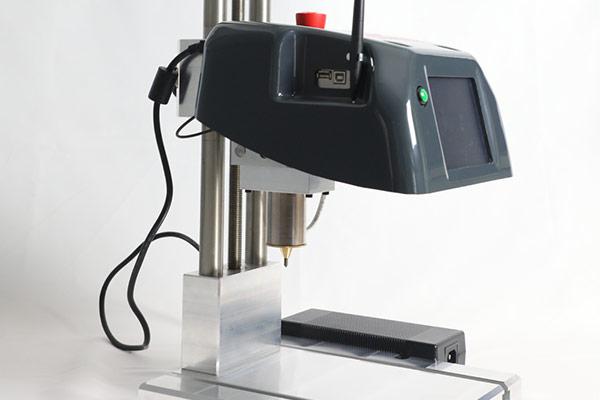 Self-contained marking machine with integrated touchscreen controller